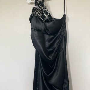 Dressbarn size 12 black dress with one shoulder floral strap